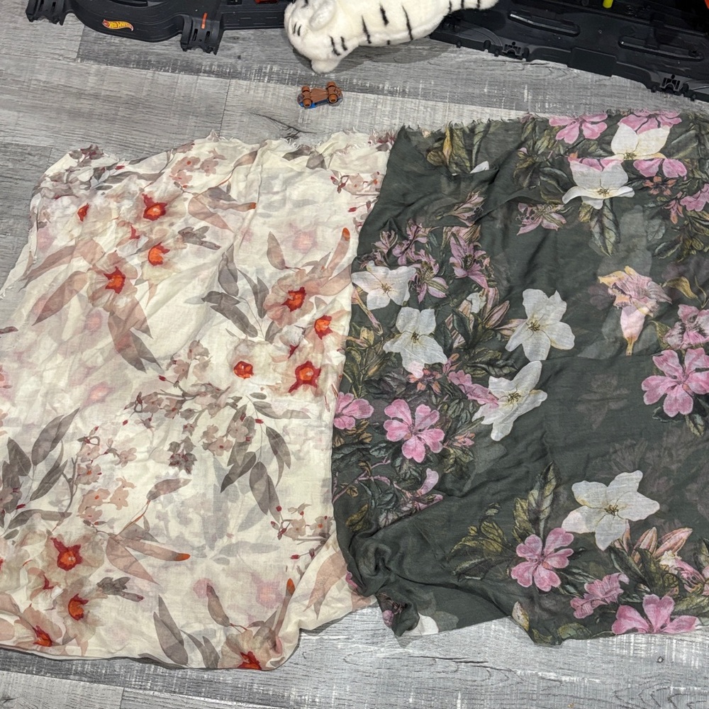 H&M Floral Scarves in Cream and Green